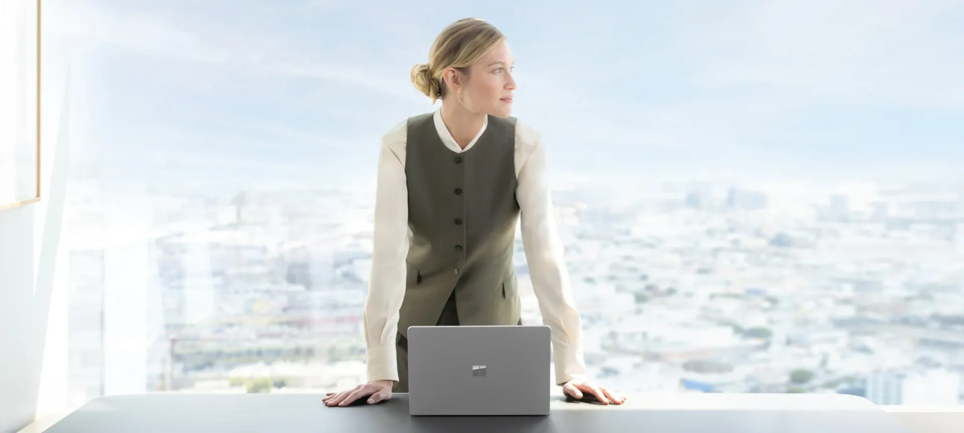 Microsoft 13.8" Surface Laptop for Business | 7th Edition | EP2-22270 | 13.8" 2304x1536 Multi-Touch 120Hz | Intel Ultra 7 266V | 16GB RAM | 512GB SSD | Intel Arc Graphics 140V | Black