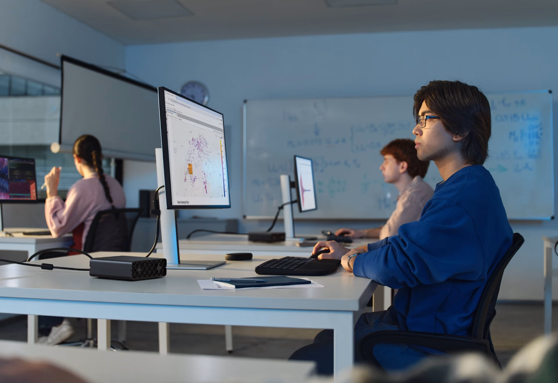 HP ZGX Nano G1n AI Station | CZ2V8UT#ABA | 128GB LPDDR5X RAM | 4TB NVME.M2 SSD | NPU 1000 TOPS | NVIDIA GB10 Blackwell GPU | NVIDIA DGX OS